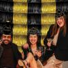 Metallic Fringe Garland Backdrop – Black & Gold